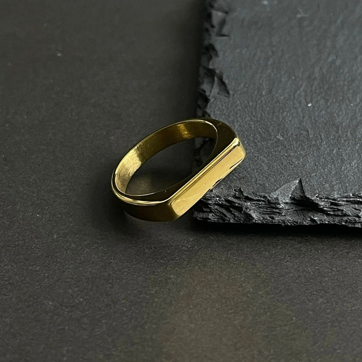 Signet ring