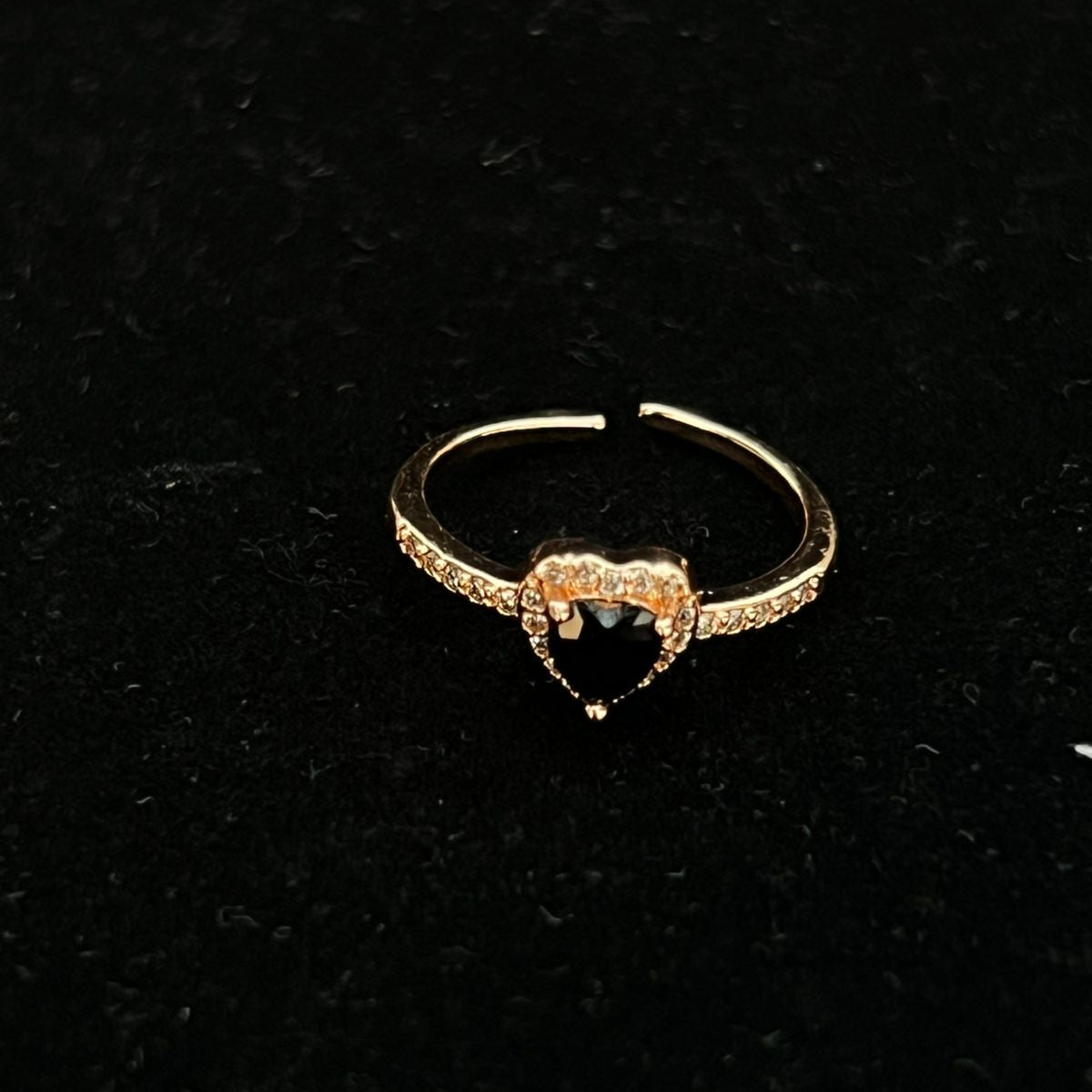 Heart gem ring