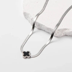 Black leaf pendant