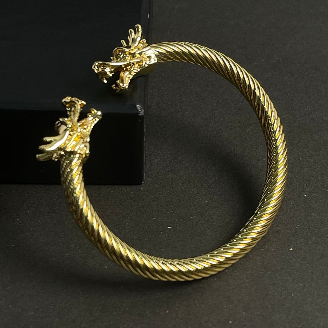 Dragon Bracelete