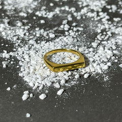 Signet ring