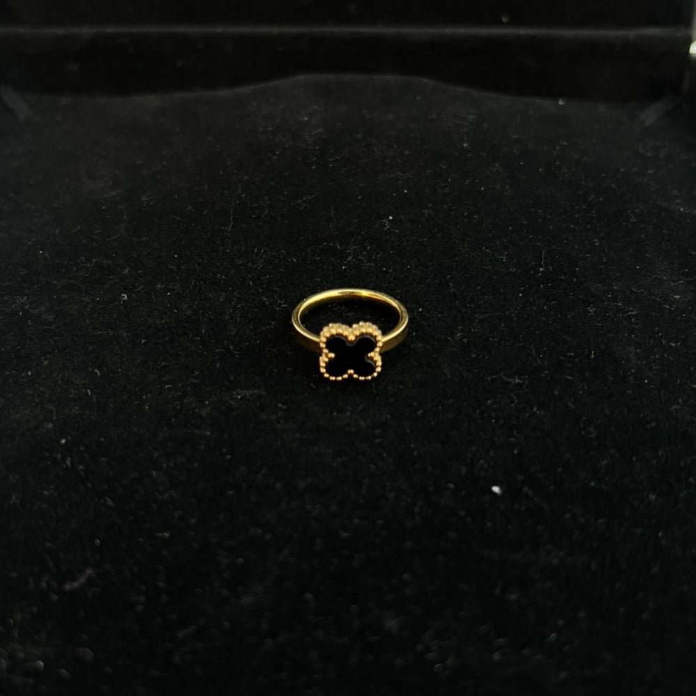 Black leaf ring