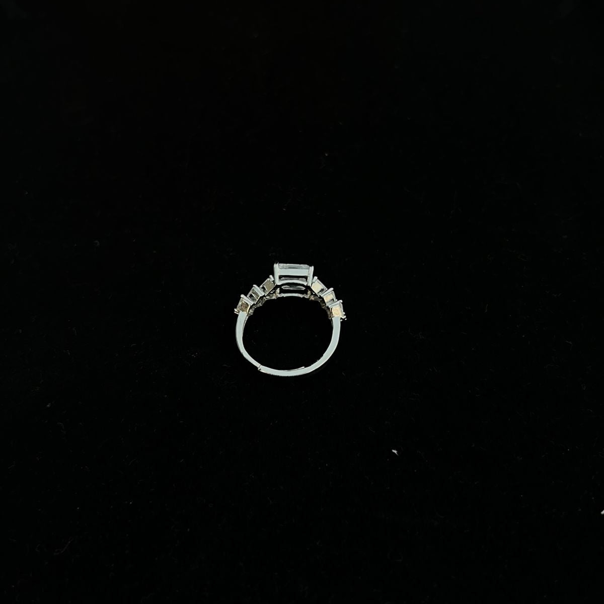 Shining stone ring