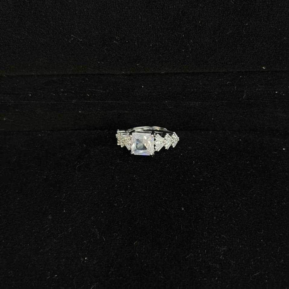 Shining stone ring